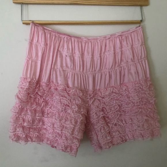 Bloomers - Picture 3 of 3